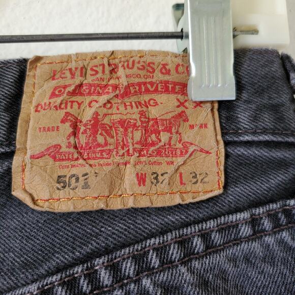 Vintage Levis 501 Mens 32x32 Black Button Fly Straight Leg Faded Frayed Classic - Picture 3 of 14